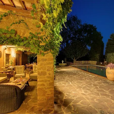 Вилла Sleeps 8 Pool Wifi *
